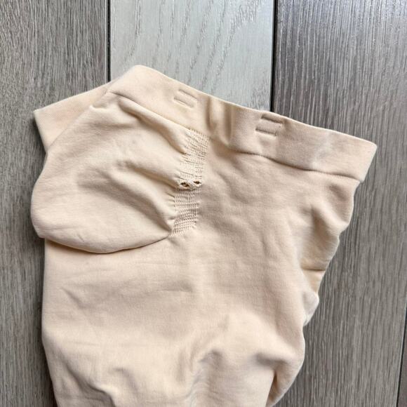 Skims tan and cream seamless - Picture 5 of 6